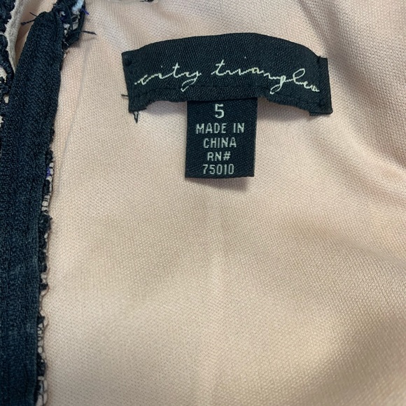 juniors dress!! worn once at a school formal. - Picture 4 of 5